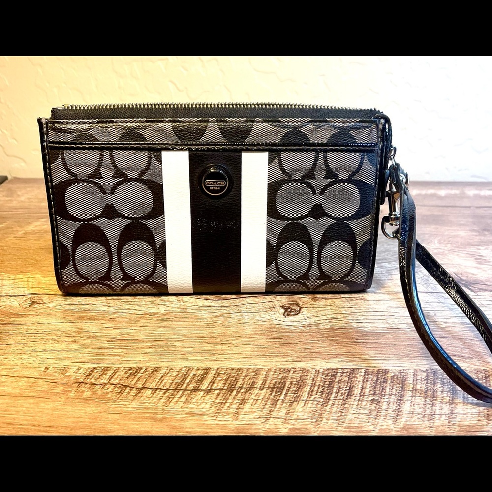 Coach Wristlet / Wallet